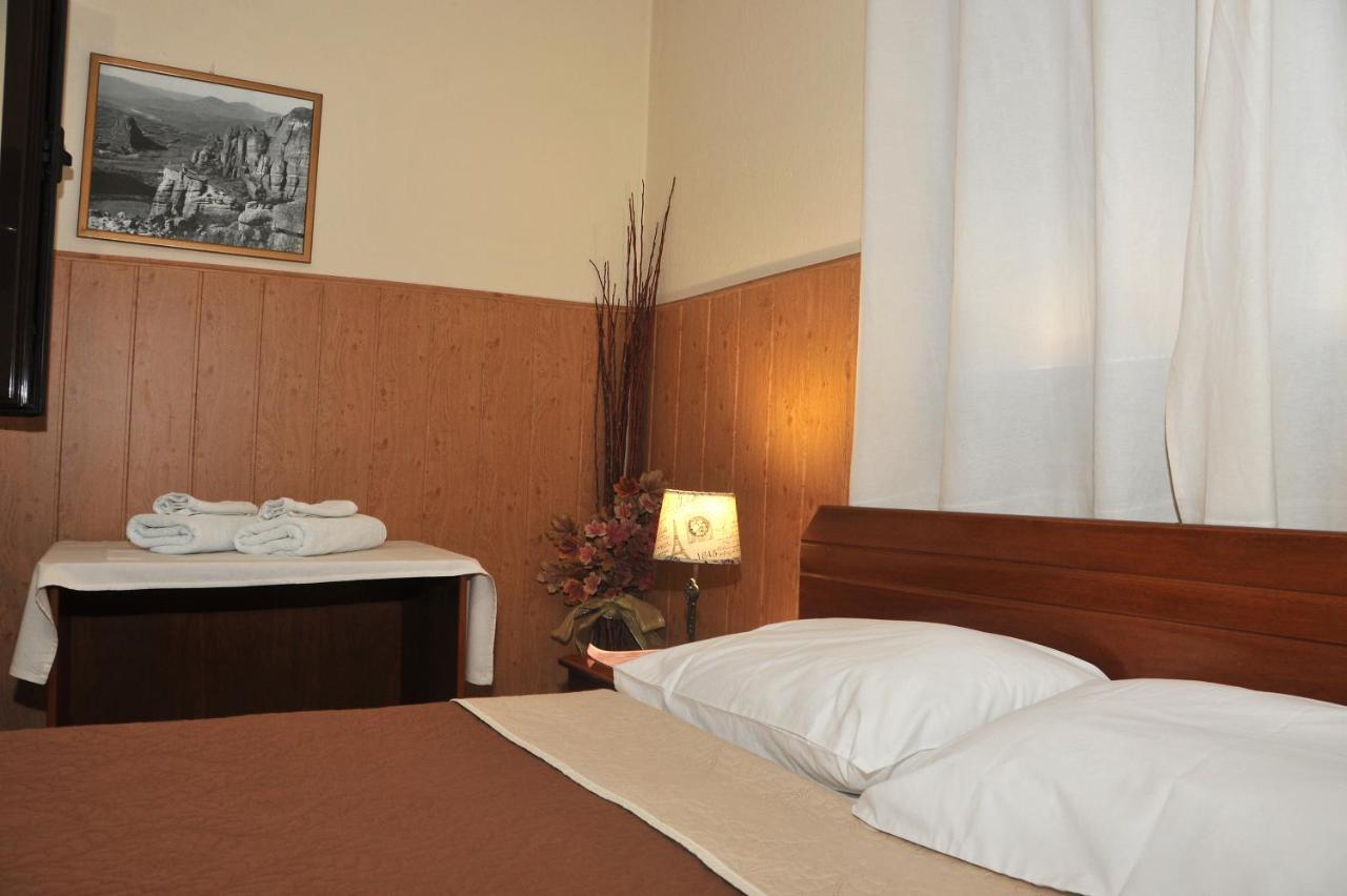 Guesthouse Bloutsos Rooms 卡斯特拉基翁 外观 照片