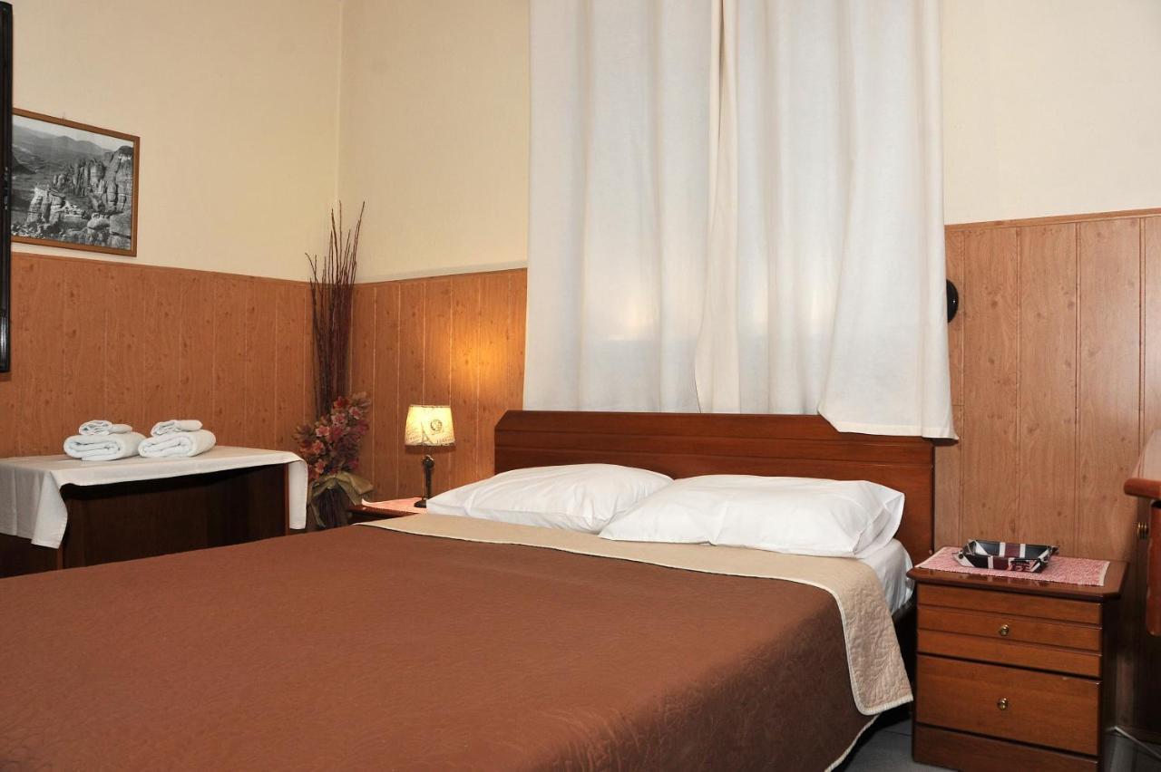 Guesthouse Bloutsos Rooms 卡斯特拉基翁 外观 照片