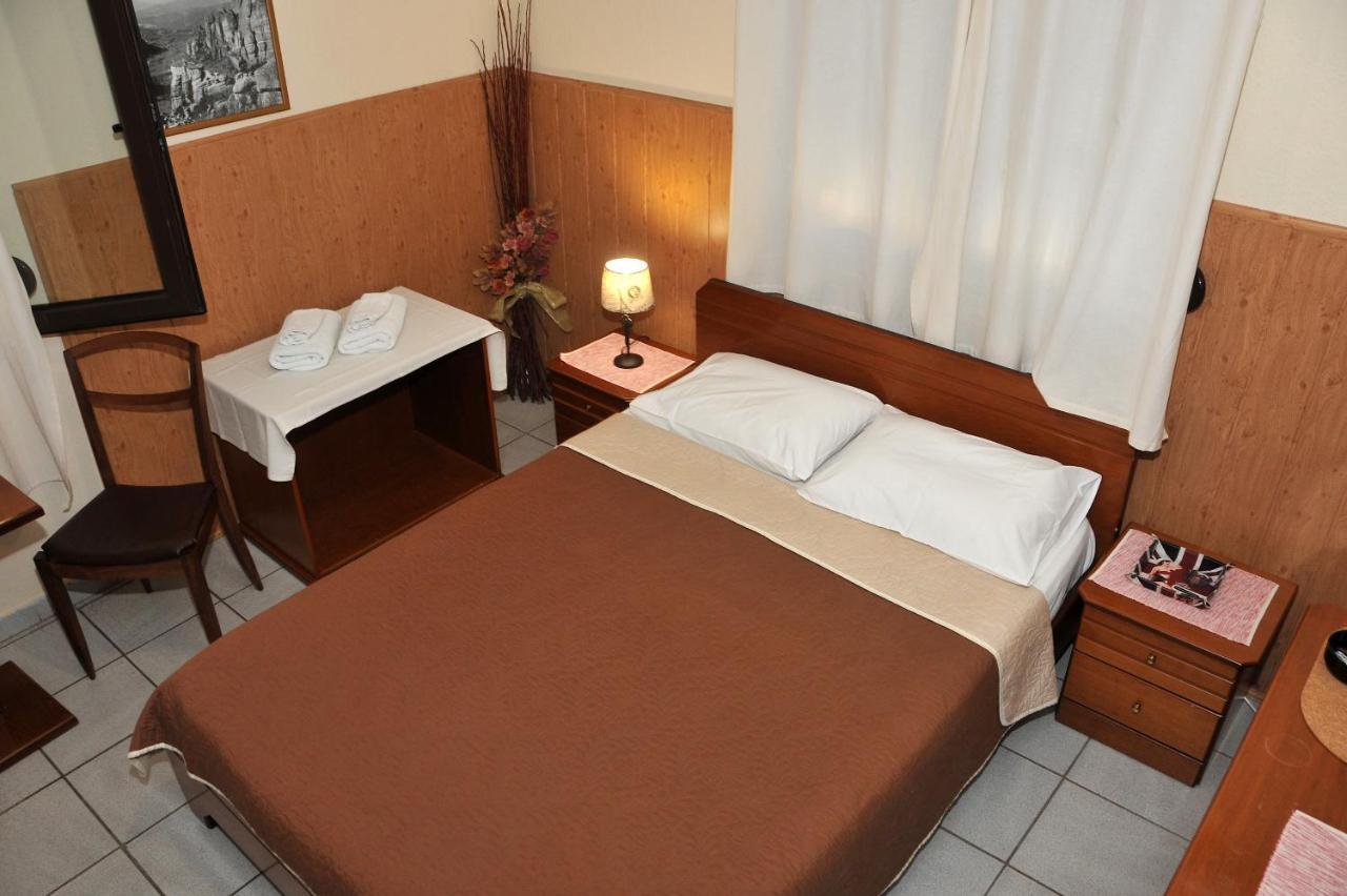 Guesthouse Bloutsos Rooms 卡斯特拉基翁 外观 照片