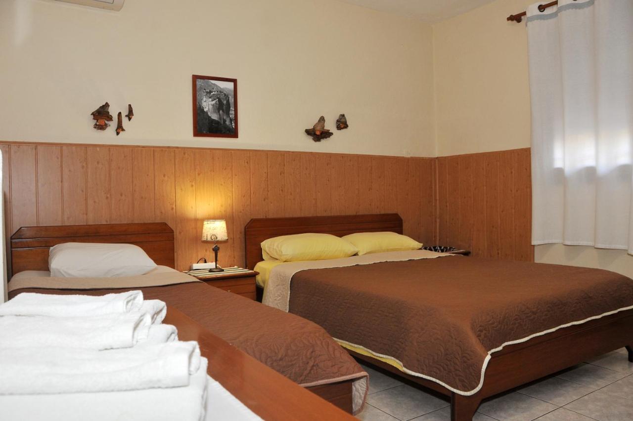 Guesthouse Bloutsos Rooms 卡斯特拉基翁 外观 照片