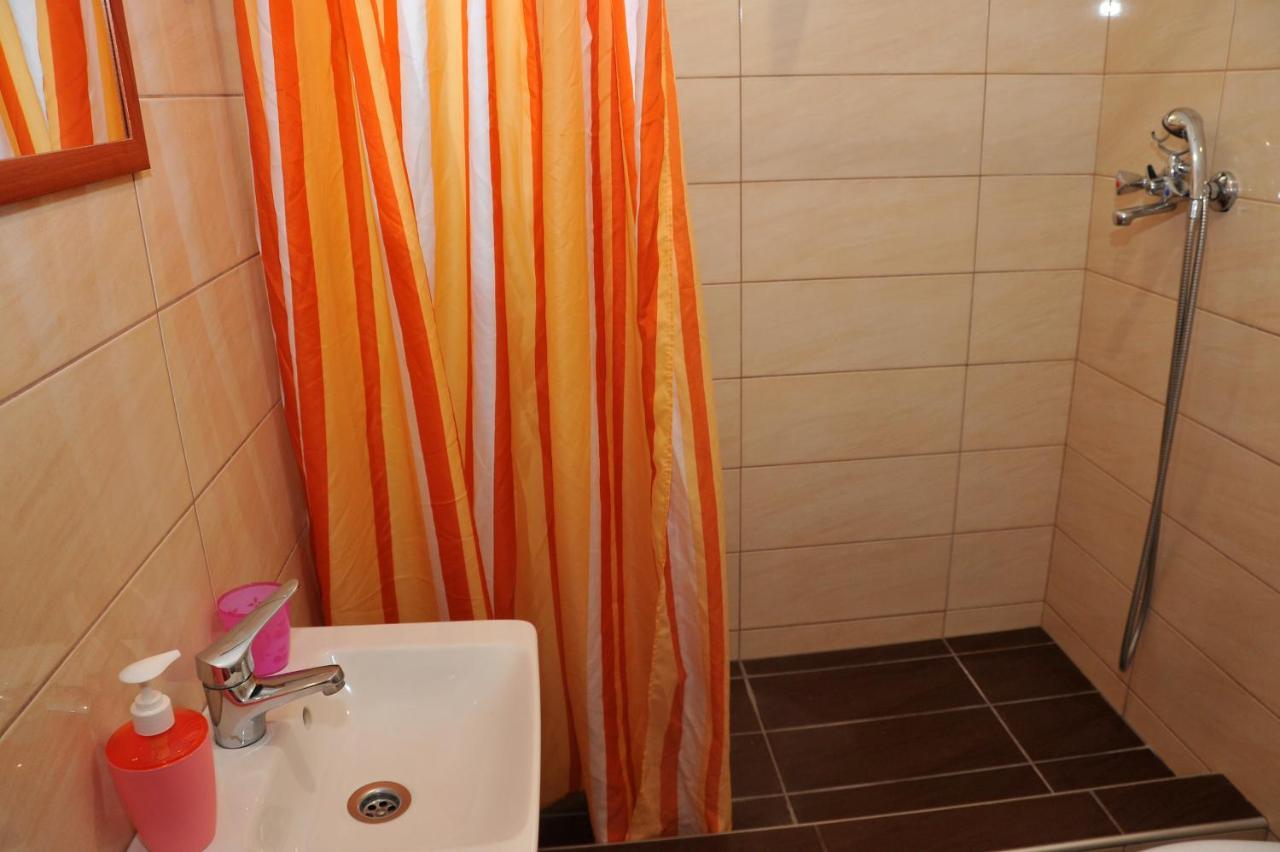Guesthouse Bloutsos Rooms 卡斯特拉基翁 外观 照片