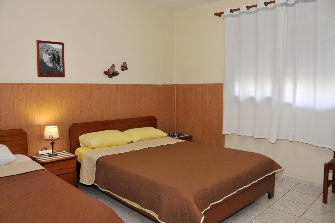 Guesthouse Bloutsos Rooms 卡斯特拉基翁 外观 照片